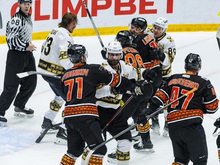     Кость в кость: «Амур» в Хабаровске выиграл у «Адмирала» четвертый тур «Кубка Икры» и сравнял счет в серии. Фото: ХК "Амур"