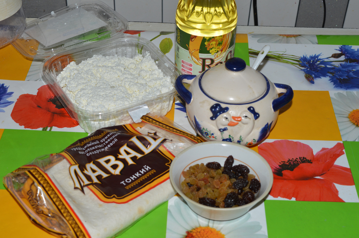 Блинчики с творогом. Шаг 1.. Фото: канал Три рецепта.