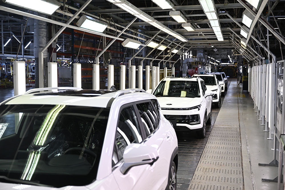    Принцип работы электромобиля основан на использовании электроэнергии в качестве основного источника питания, обеспечивающего передвижение транспортного средства. / Фото: Павел Бедняков / РИА Новости