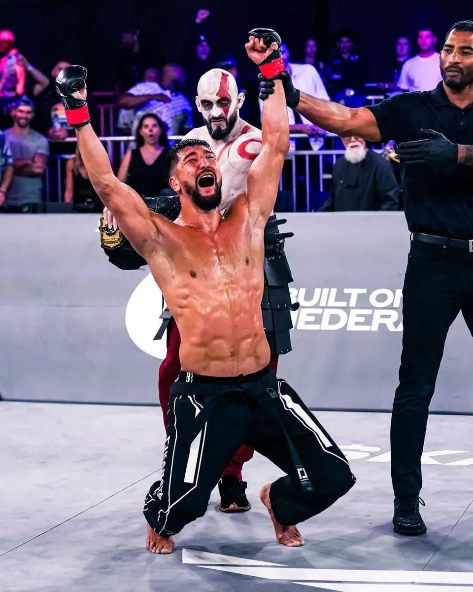    Ильяс Хамзин стал первым чемпионом Karate Combat из России. Фото: пресс-служба клуба «Архангел Михаил»