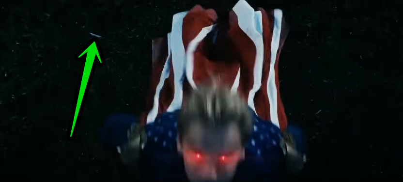 "Патриот" ("Хоумлендер") в пятом сезоне "Пацанов" (слева предмет похожий на шприц с вирусом)