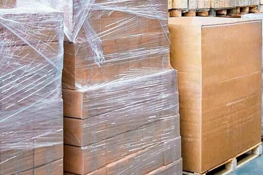    Участник ярмарки в ЦАО отправляет в зону СВО стройматериалы и инструменты