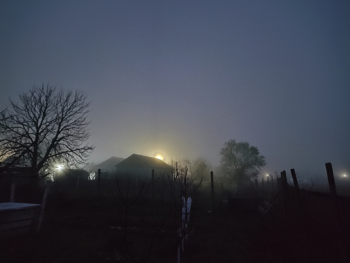 И все нам прямо в глаз светят )))