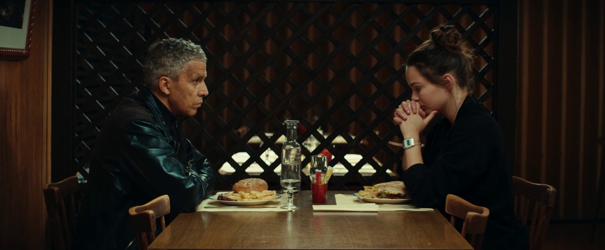 Фильм Стервятники 2025 - Сюжет и рецензия, Новинки кино, криминальный триллер 2025