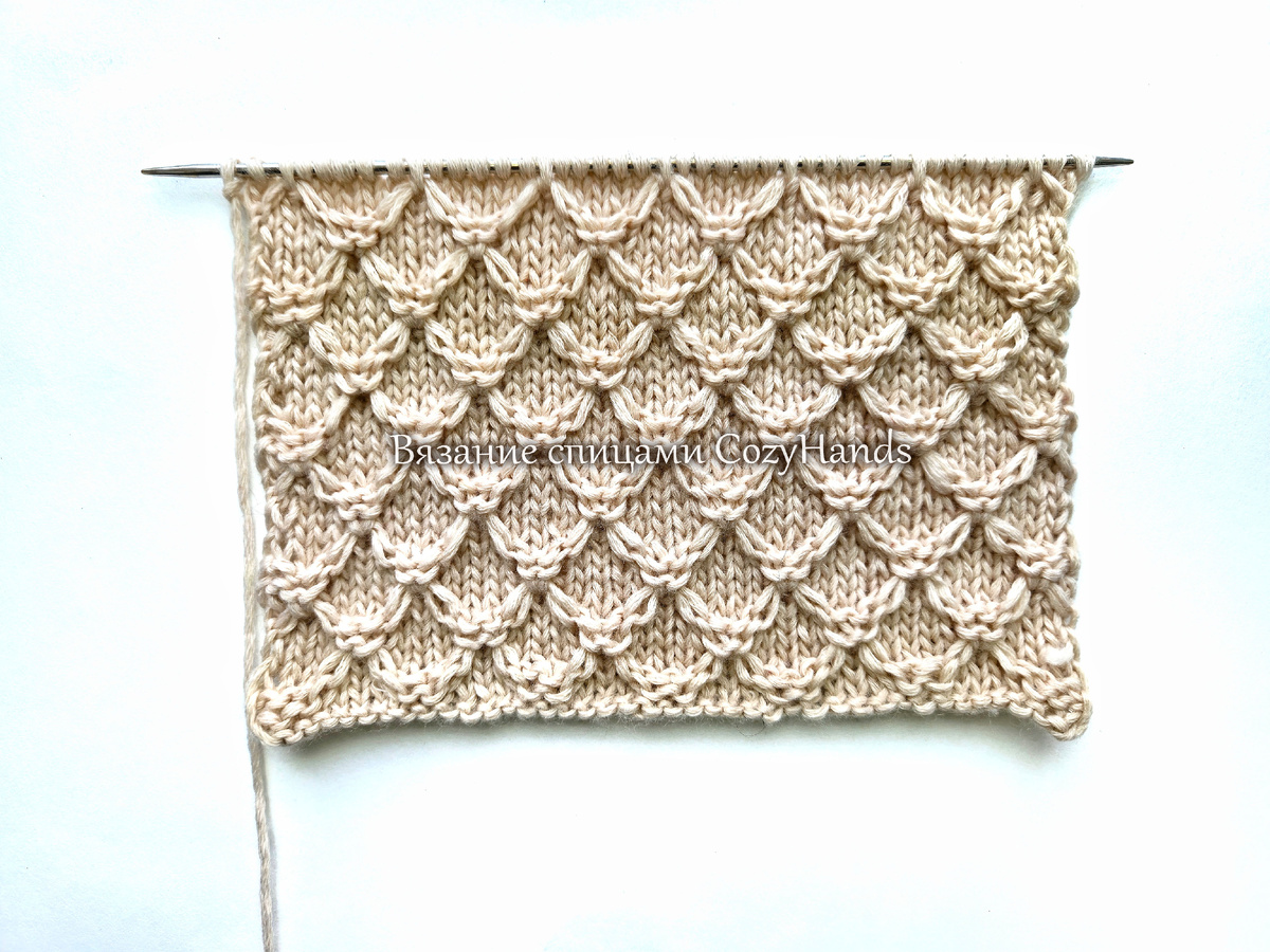 Красивый узор с объемными ромбами на лицевой глади