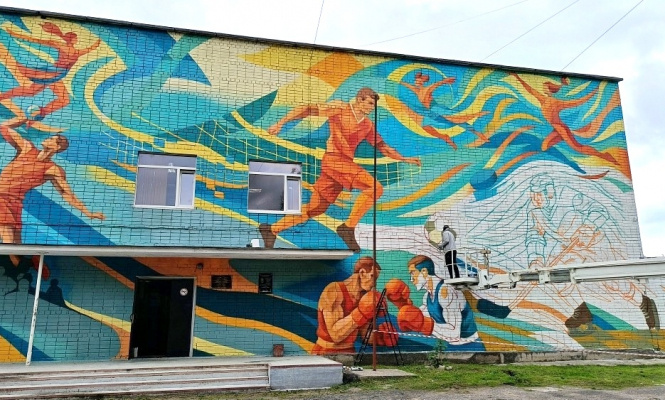   фото: © Районная газета «Олония» /Полоса отвода | фестиваль муралов
