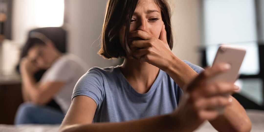 – Котик, что ты сегодня наплёл своей жёнушке? – любовница мужа звонко смеётся