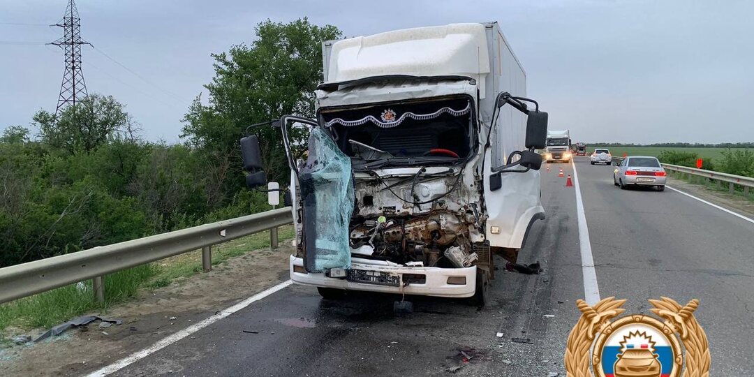 Грузовикам запретят нюхать друг другу зад. Увеличение минимальной дистанции – не единственная поправка к ПДД