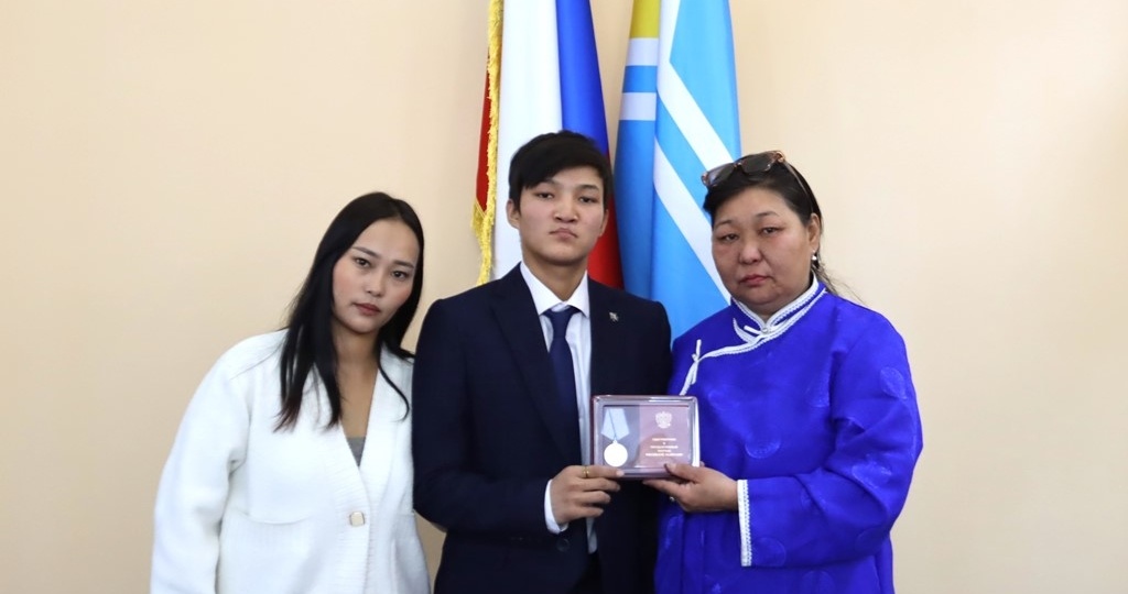 Вручение наград Героям