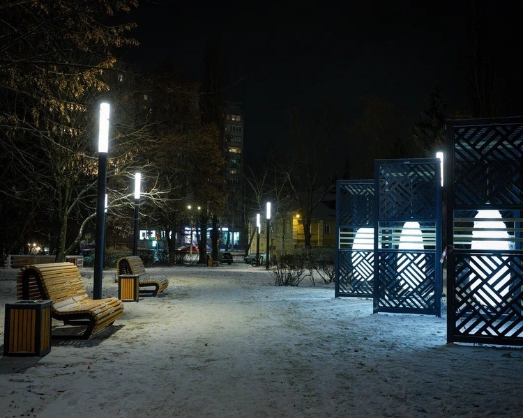     В Курске на улице Интернациональной завершают благоустройство сквера за 38 млн