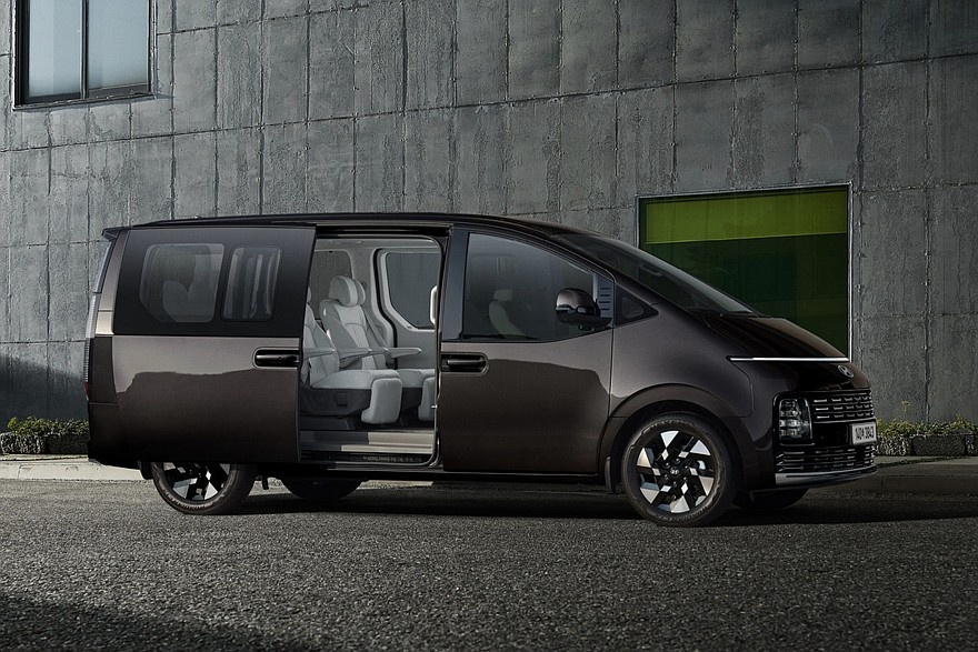    Обновленный минивэн Hyundai Staria Lounge