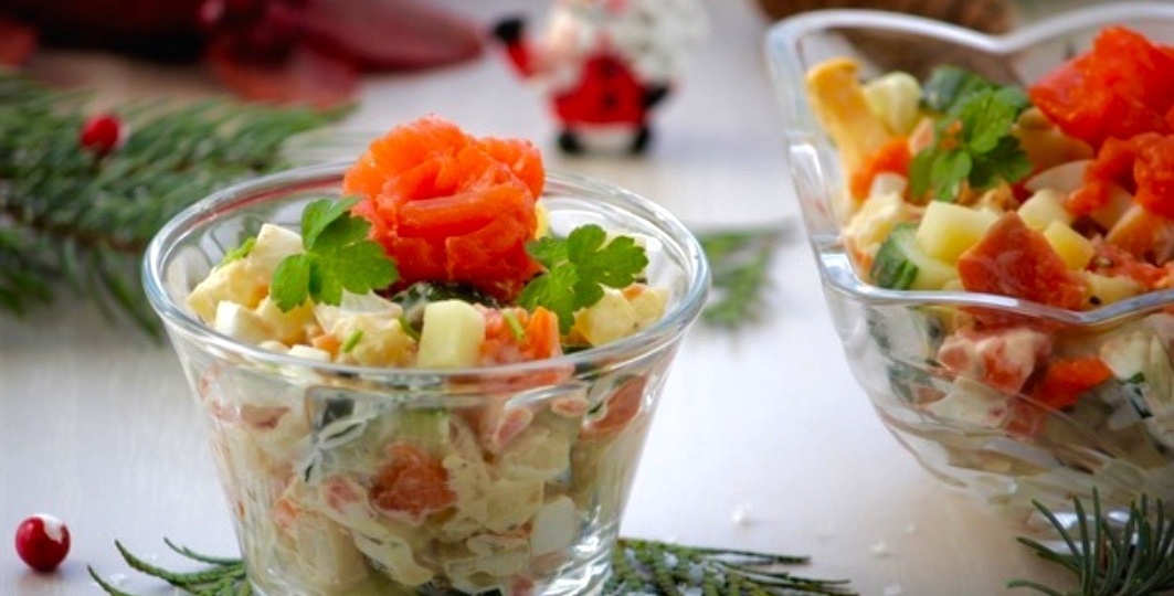 Гости придут в восторг от этих роскошных рыбных салатов. Оригинально, аппетитно и очень вкусно.