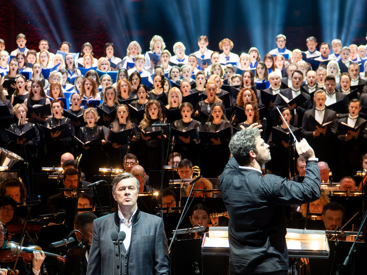     Дмитрий Скориков и Артем Давыдов. Фото Антон Дубровский