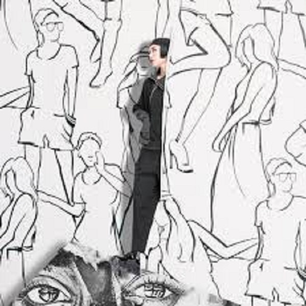 И зеленью аллей
В пухе тополей
Я иду землёй Невской.
