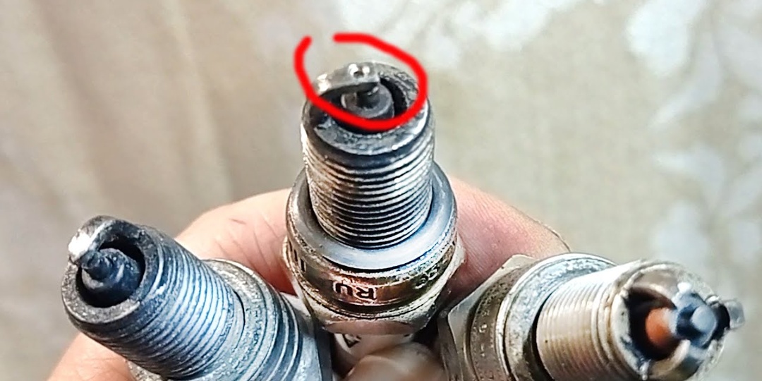 "Чудо-свеча" с дыркой! Секретная мощь или дорога в ад?