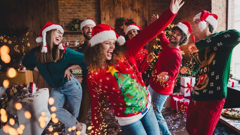 Как вести себя на корпоративе: 5 золотых правил от HR-экспертов