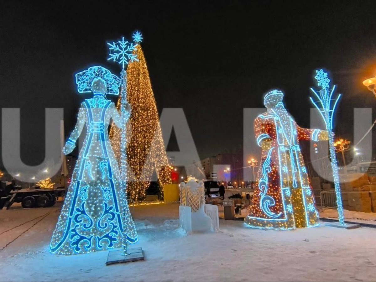    Фигуры на площади Нефтяников