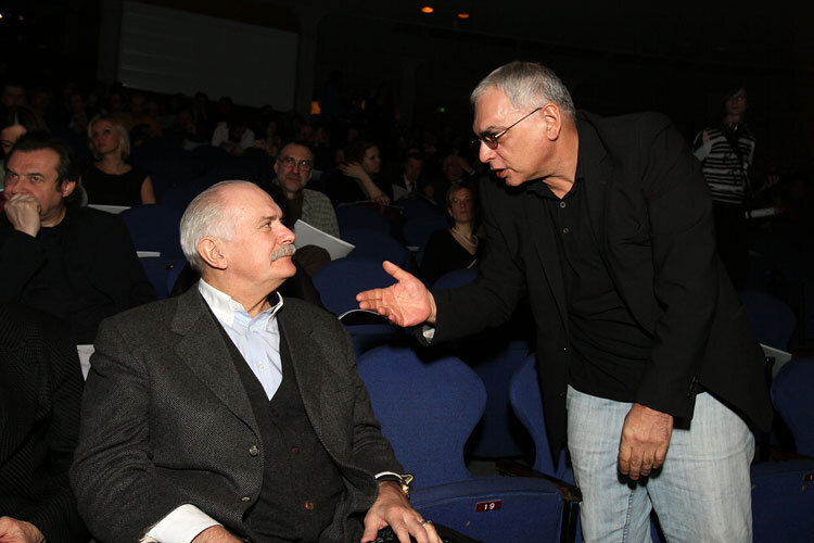 Не хотят ли высказаться классики советского кино? Фото Яндекс.Картинки. 