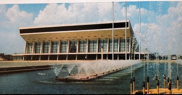 Образец архитектуры времён СССР. Дворец спорта. Волгоград