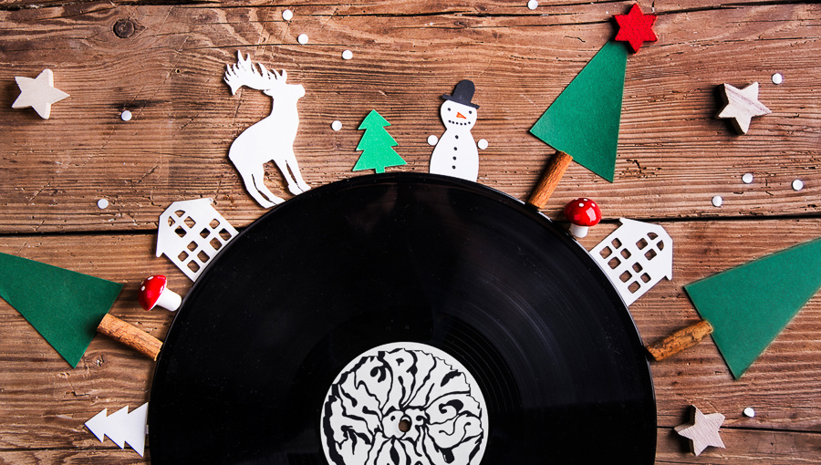Что подарить меломану, который любит винил: подборка идей к Новому году