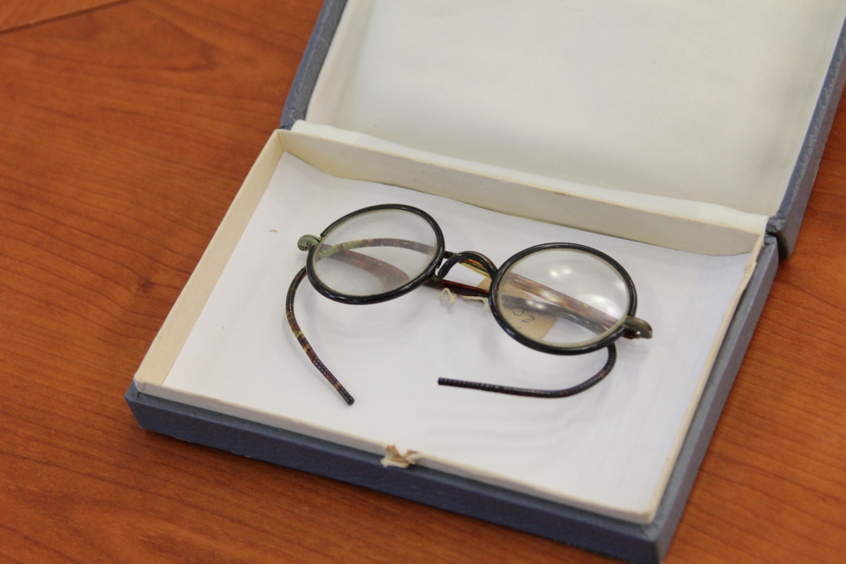    Очки Куусинена. Фото: "Республика"/Эдуард Тур