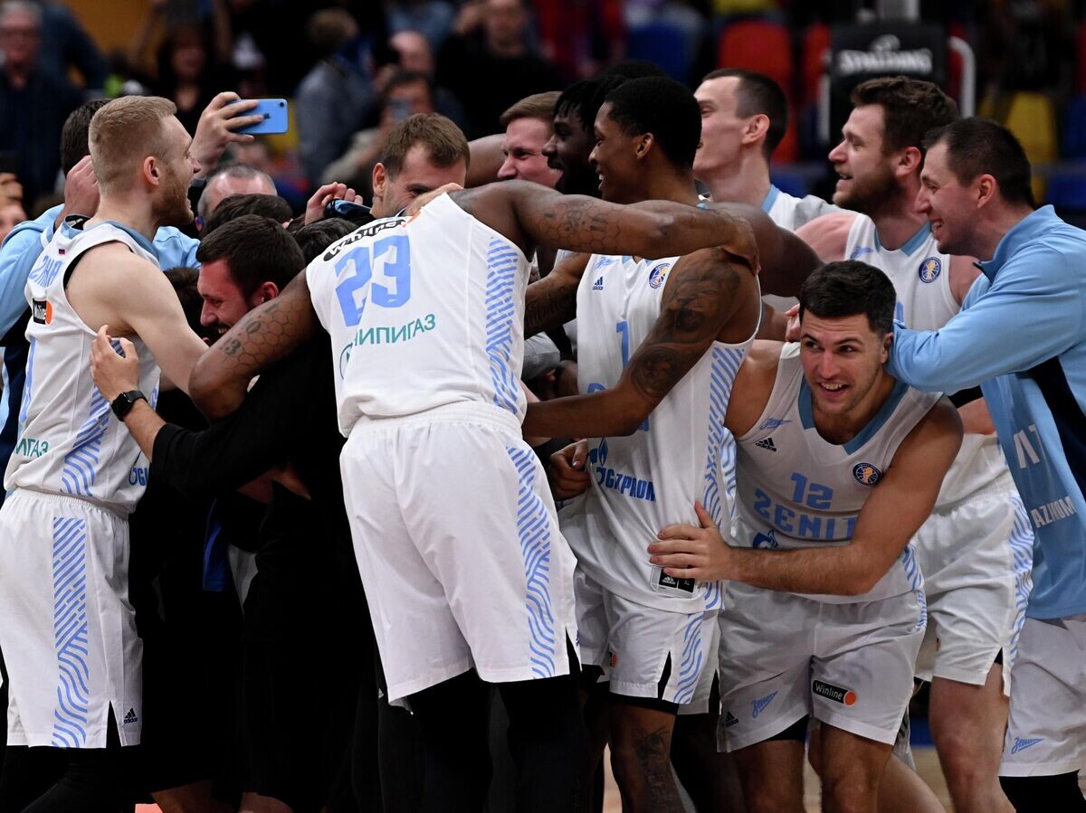    Баскетболисты "Зенита" празднуют победу в Единой Лиге ВТБ | © РИА Новости / Алексей Филиппов