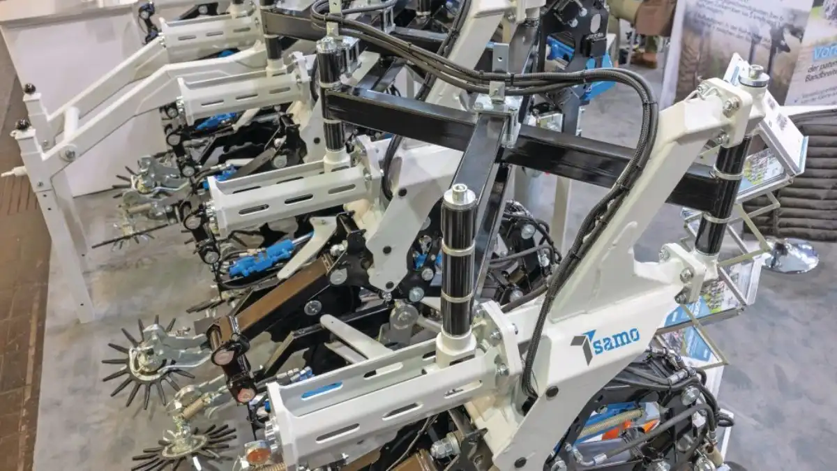 Фото: © Марк Пасвир / Mark Pasveer / futurefarming.comРазработчик Samo представил новый прополочный культиватор Variochop X-Adjust