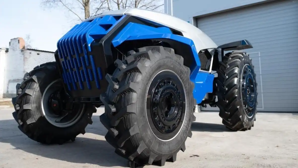 Фото: news.donstu.ru / пресс-служба ДГТУРазработанный инженерами ДГТУ гибридный трактор ДОНТЕХ удостоен золотой награды молодежного конкурса