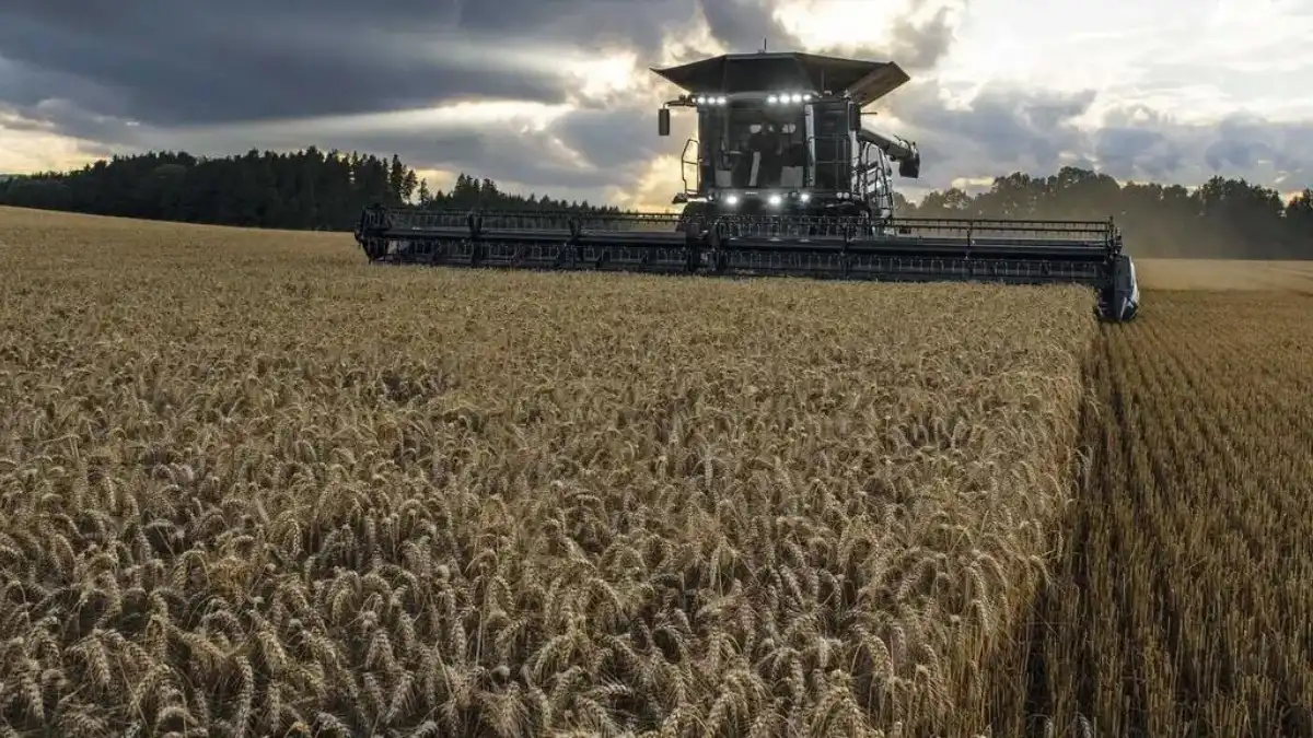 Фото: © AGCO / FendtК новому агросезону AGCO модернизирует зерноуборочные комбайны Fendt IDEAL