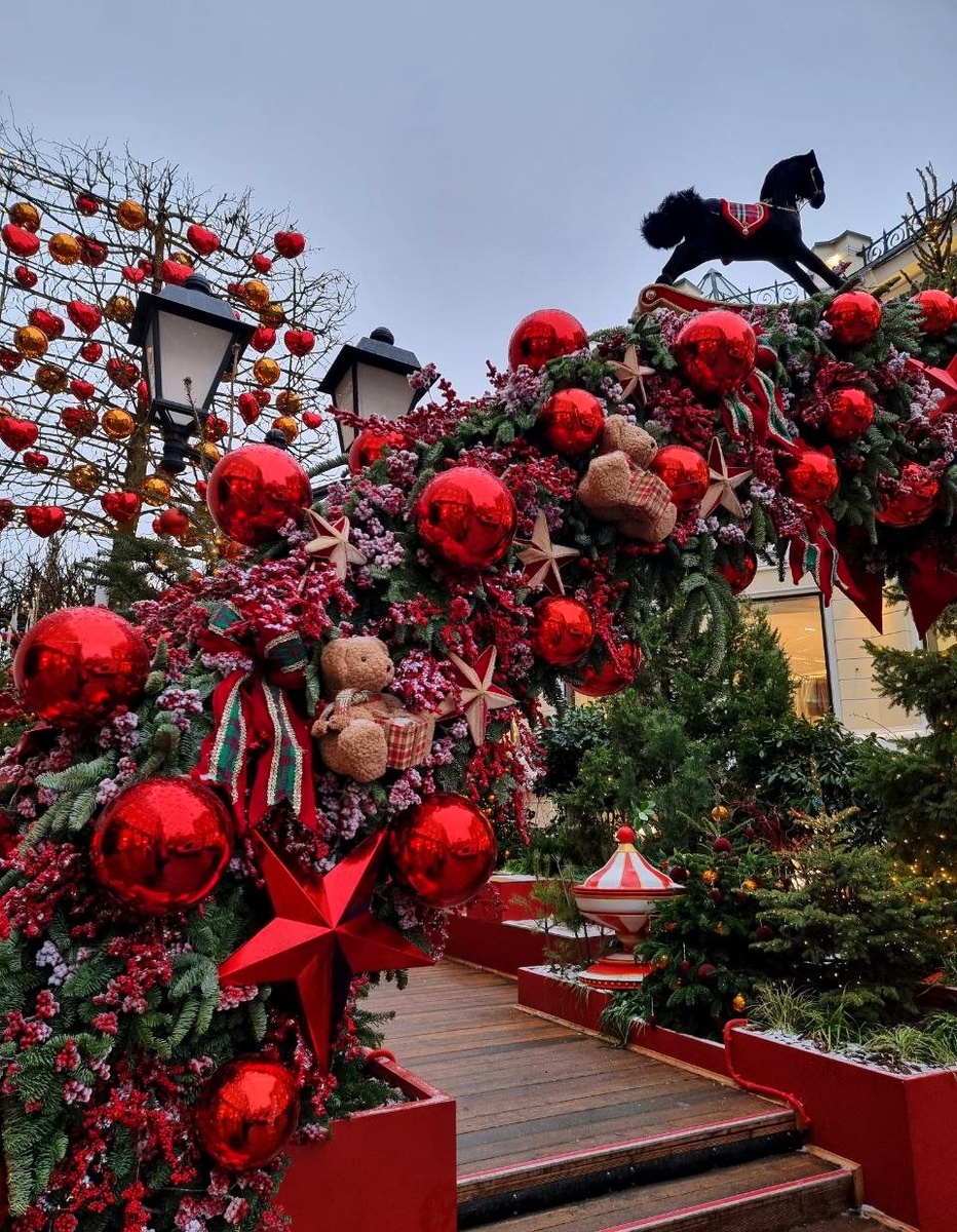 Кузнецкий мост. Декабрь. Москва.