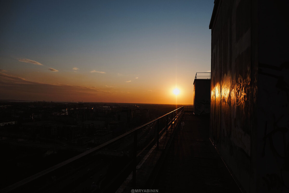 Калининград. Крыша заброшенного "Дома Советов"