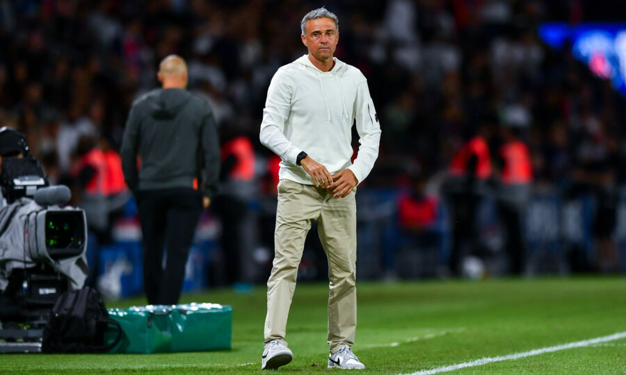 Сафонов отбил четыре пенальти и принёс титул «ПСЖ». Гения из России качала вся команда!