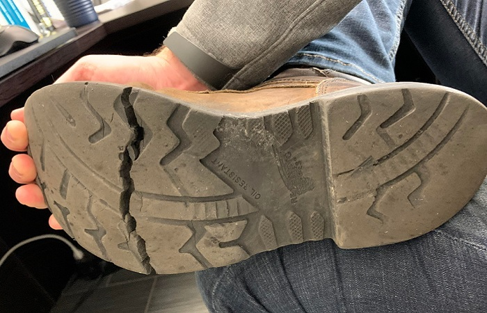 Как отремонтировать трещину на подошве обуви без помощи мастера