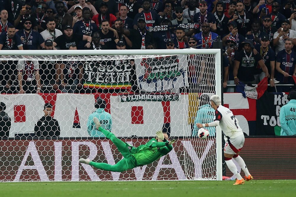    Матвей Сафонов в игре против «Фламенго». Фото: Reuters/ MOHAMMED SALEM