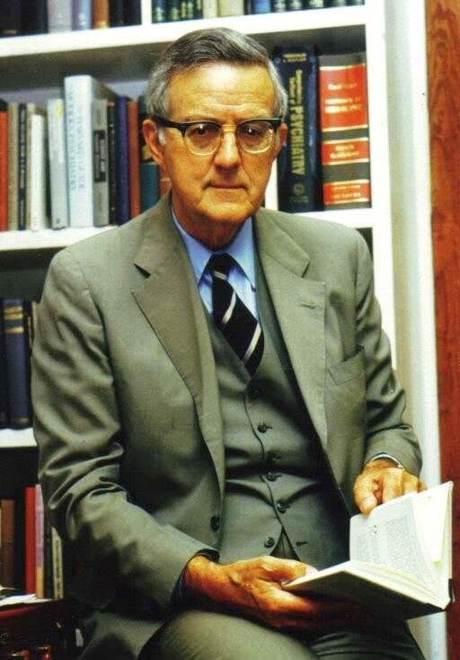 Ян Претимен Стивенсон. Авторство: неизвестен. http://i.wp.pl/a/f/jpeg/27770/ianstevenson.jpeg, Добросовестное использование, https://ru.wikipedia.org/w/index.php?curid=6128655