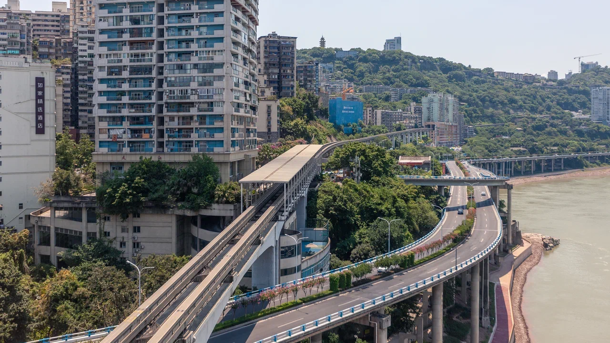 Настроения чунцинского монорельса