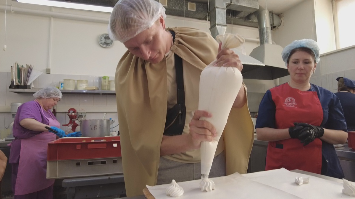 Это я пробую сделать зефирюшки правильной формы