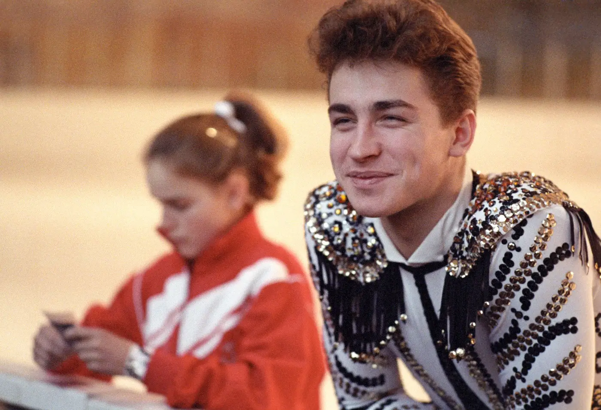 Маленький Серёжа появился на свет в 1967 году в Москве. Семья самая простая и невероятно далёкая от спорта.