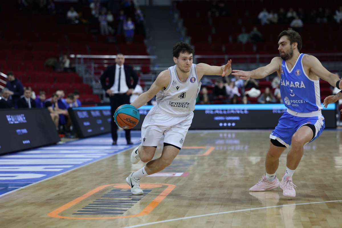     Красноярский баскетбольный «Енисей» в гостях не оставил шансов «Самаре»