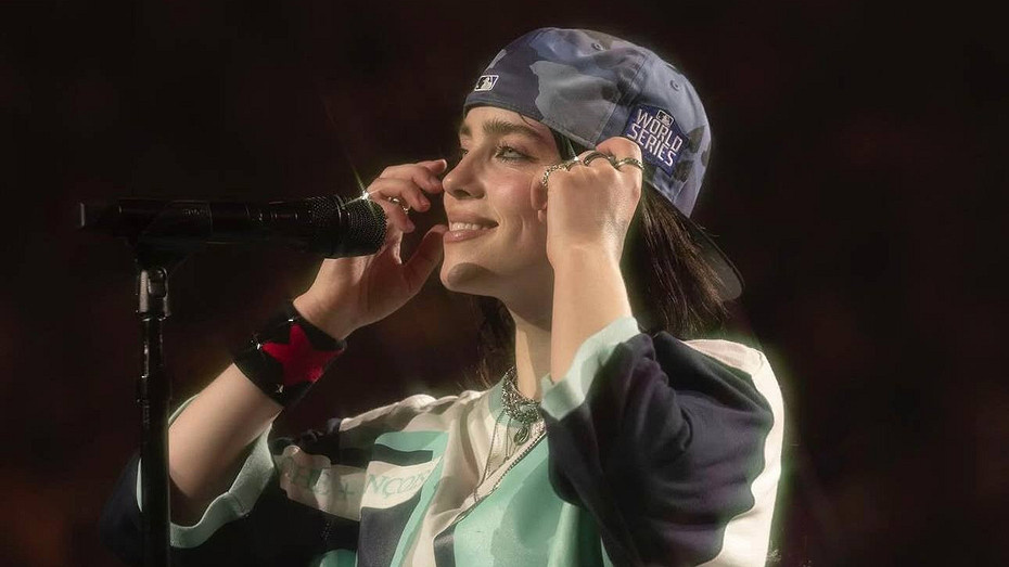     Источник здесь и далее: соцсети Билли Айлиш