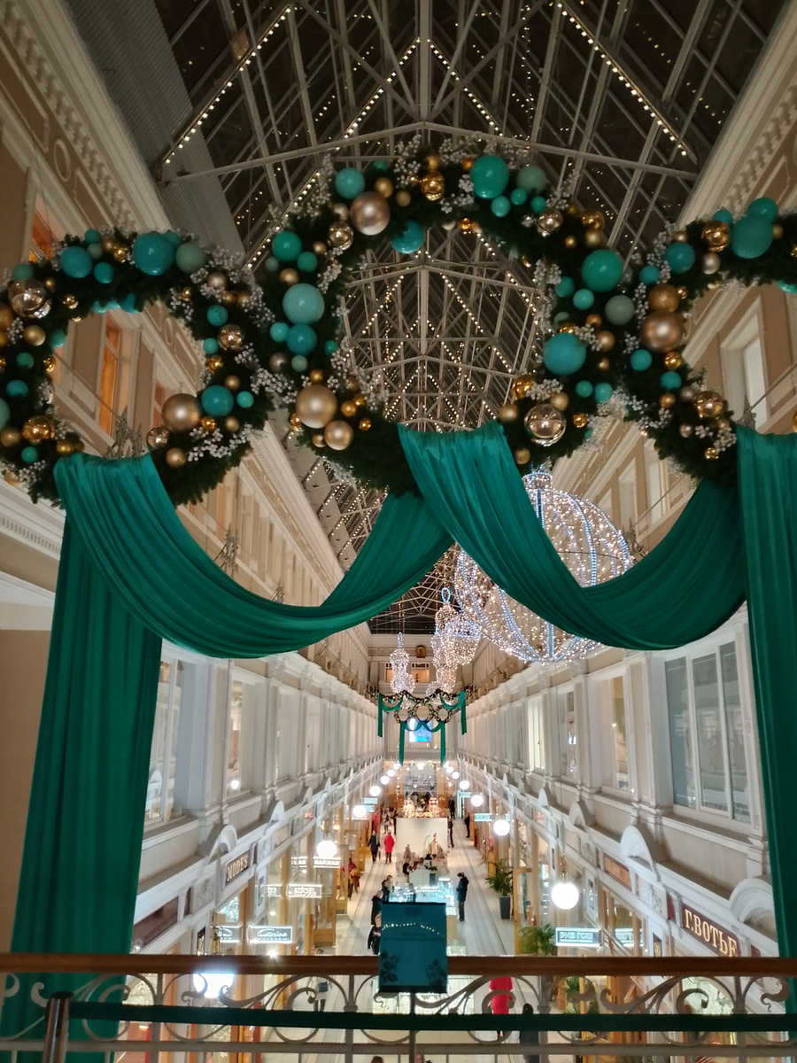 Вид с мостика второго этаж