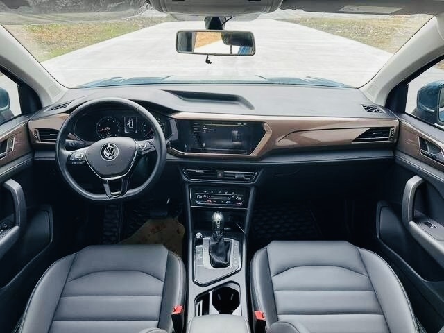 Салон Volkswagen Tharu XR.