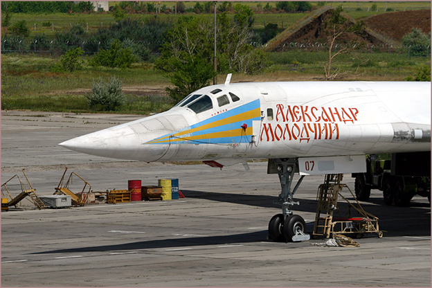 В мае 2000 года новый Ту-160 (б/н «07» «Александр Молодчий») вошёл в боевой состав ВВС