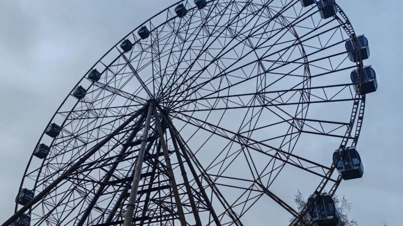     Колесо обозрения в парке «Арлекино». Стаценко Александра