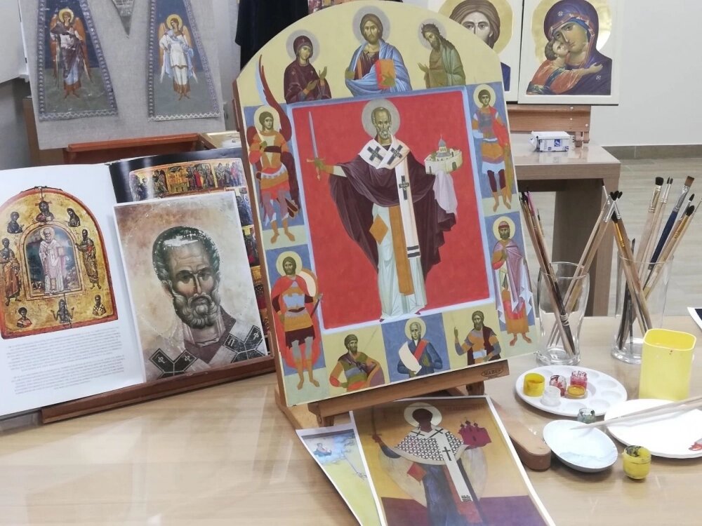    По полям иконы — покровители воинства. Фото: «АиФ-Урал»/ Рада Боженко