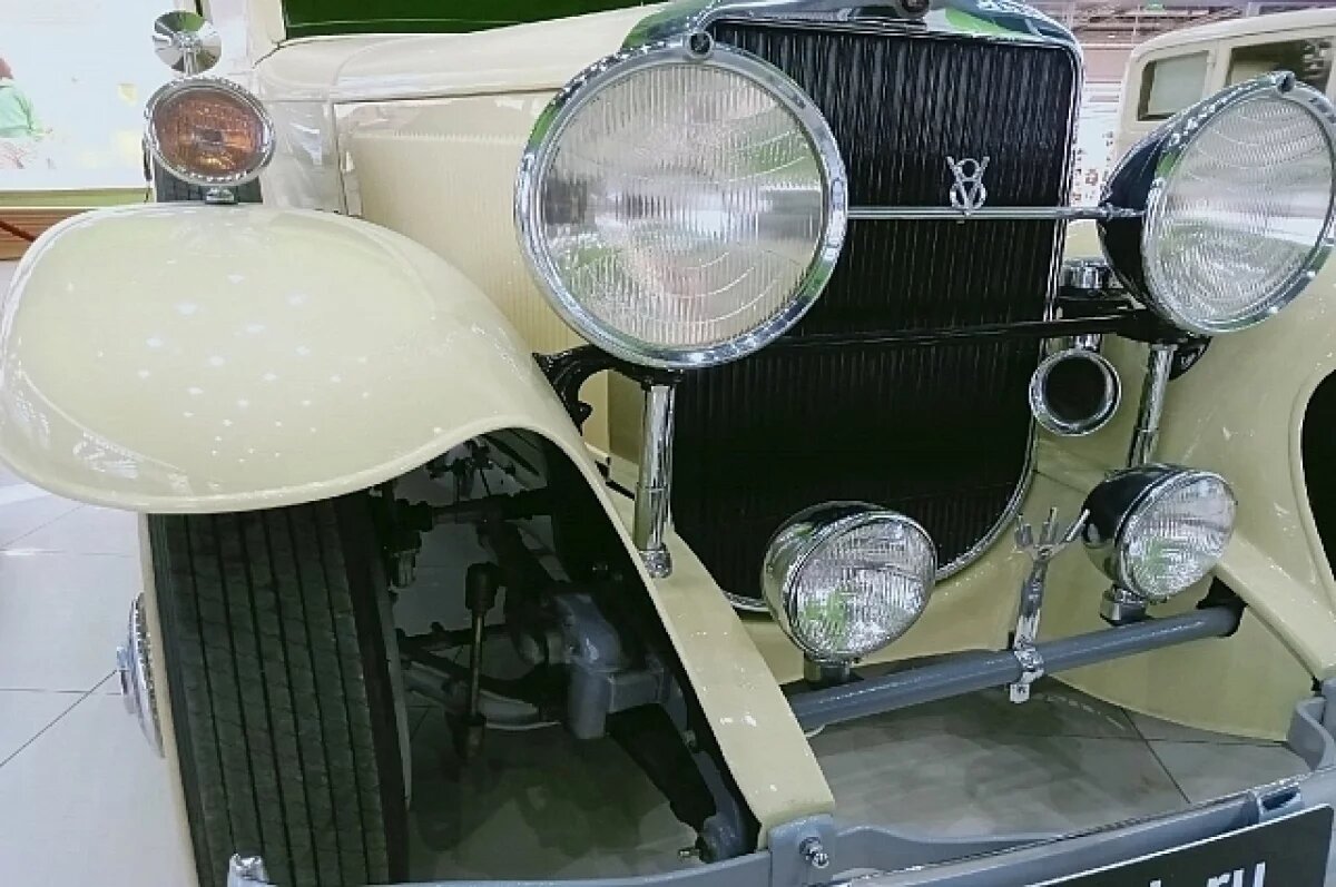    По Уфе проедет колонна ретроавтомобилей в сопровождении Дедов Морозов