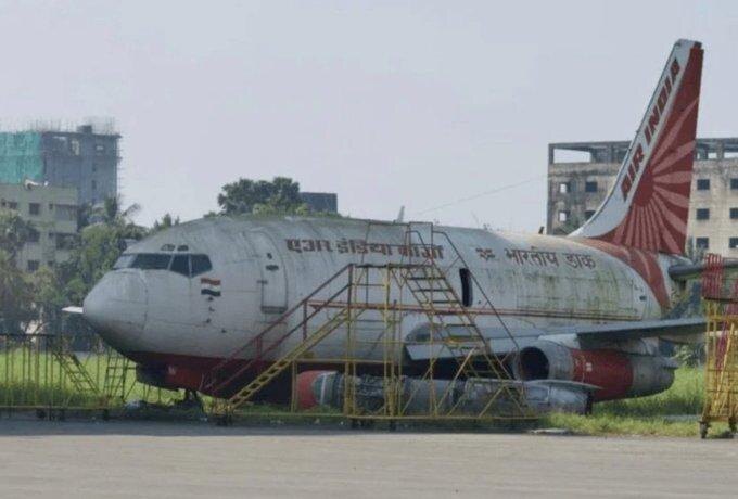 Boeing 737-200. Обложка © Х / The Mirror