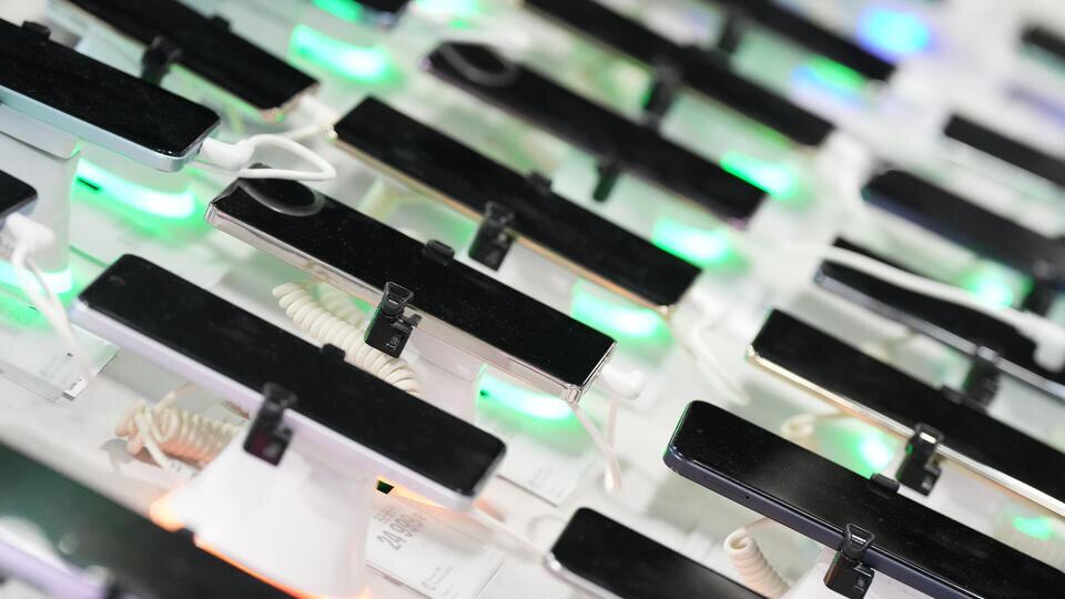     Смартфоны в России добавят в единую базу в 2026 году ИЗВЕСТИЯ/Дмитрий Коротаев