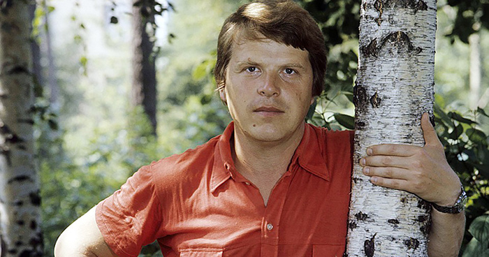 Непростой простак Михаил Кокшенов. "Иванушка-дурачок – и хитрый, и завистливый, и тщеславный..."