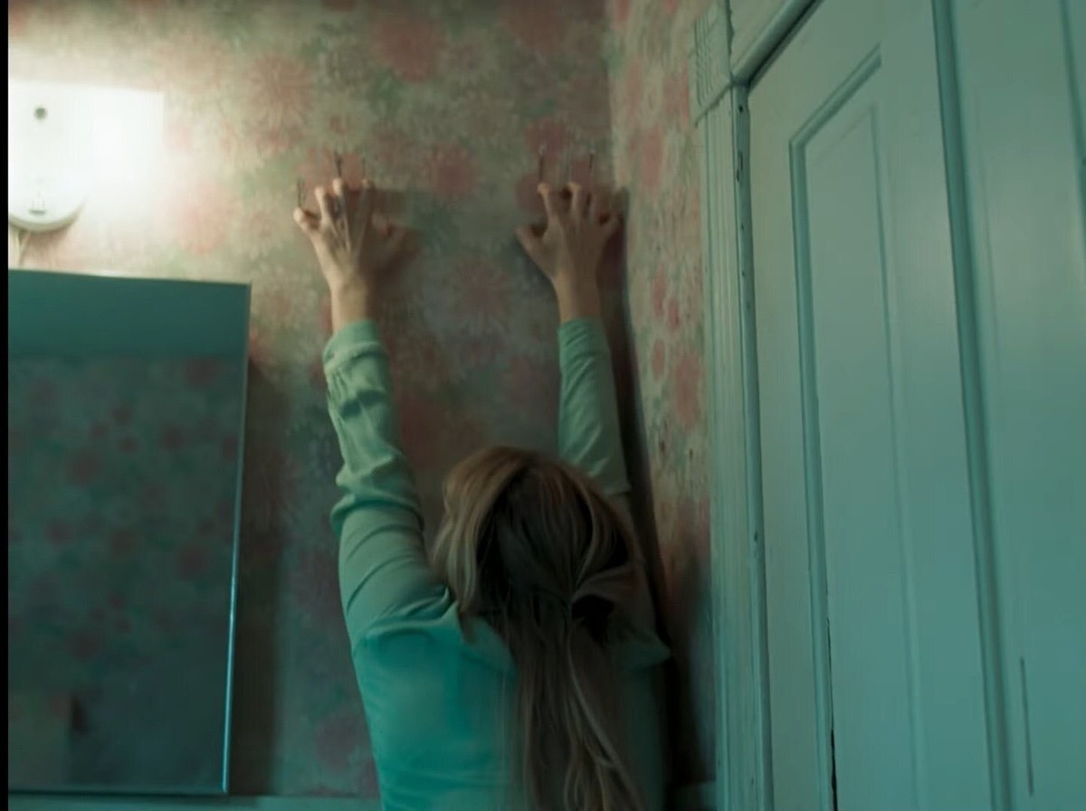 Кадр из фильма "Умри, моя любовь".